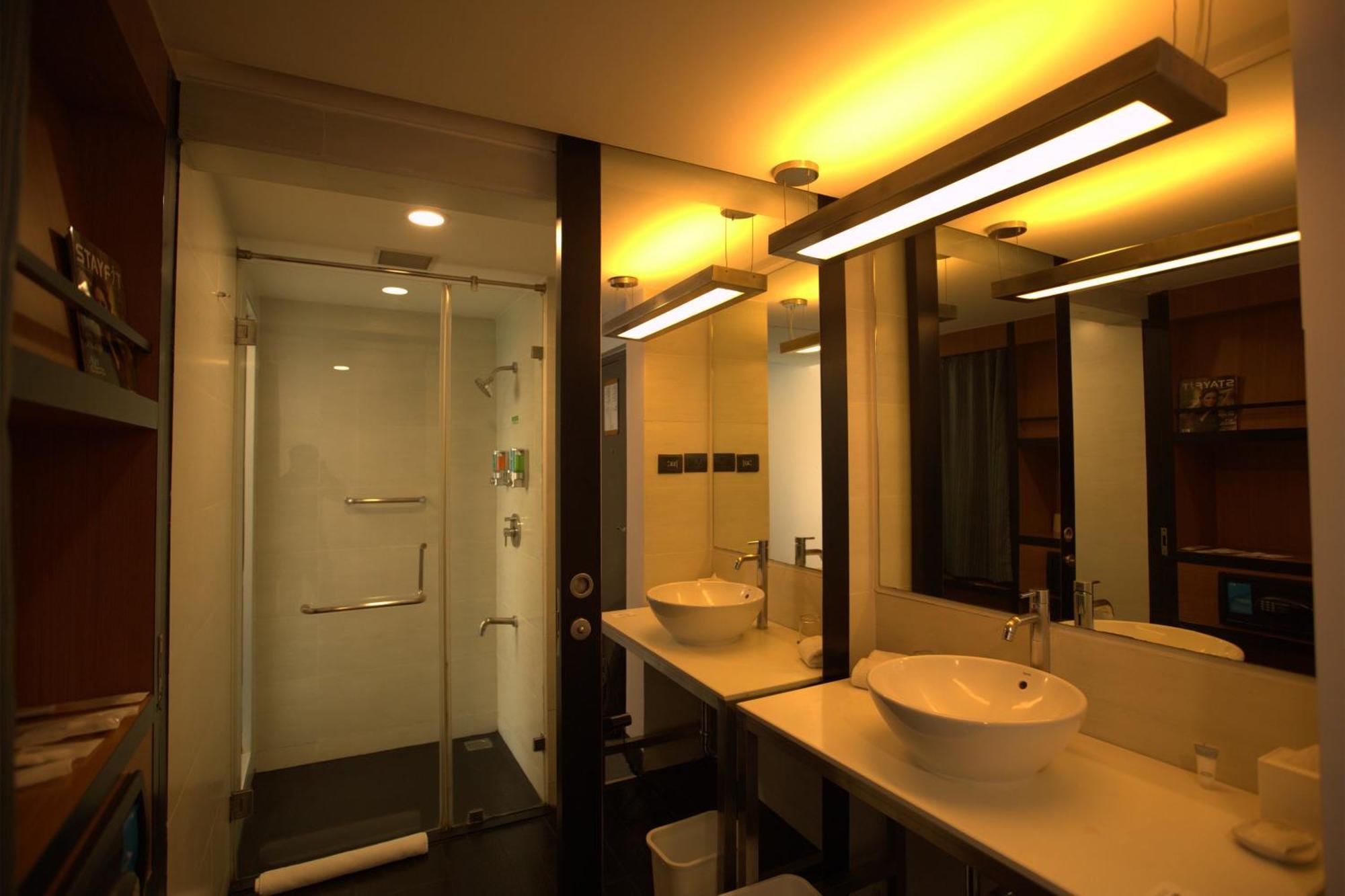 Aloft Bengaluru Whitefield Hotel Exterior foto