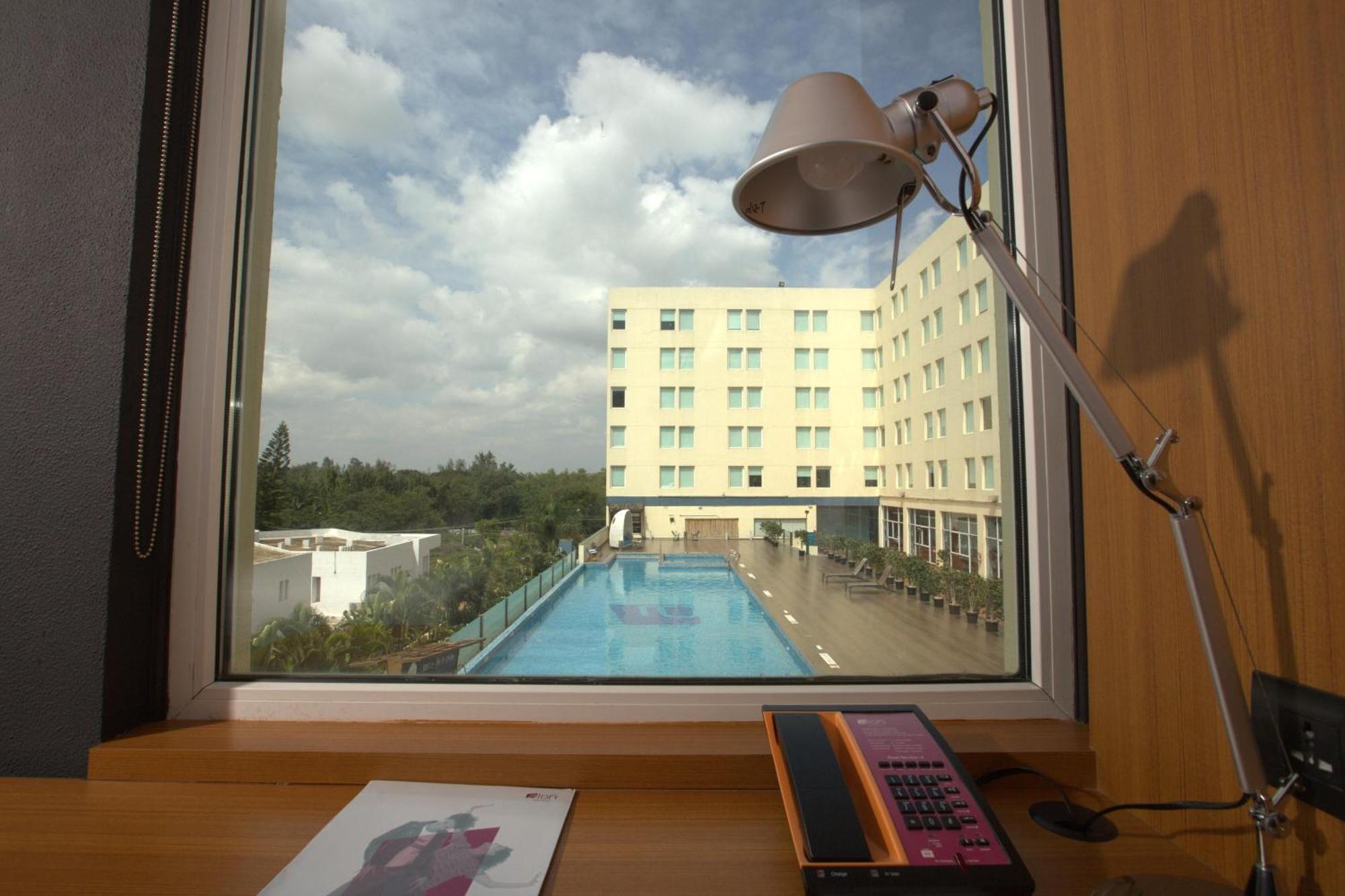 Aloft Bengaluru Whitefield Hotel Exterior foto