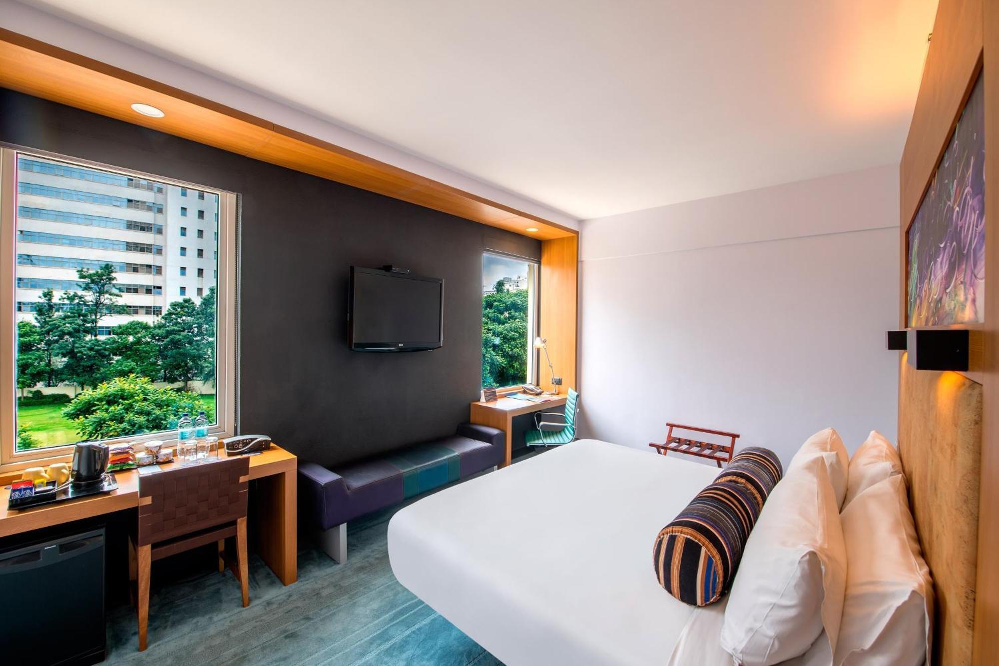 Aloft Bengaluru Whitefield Hotel Exterior foto